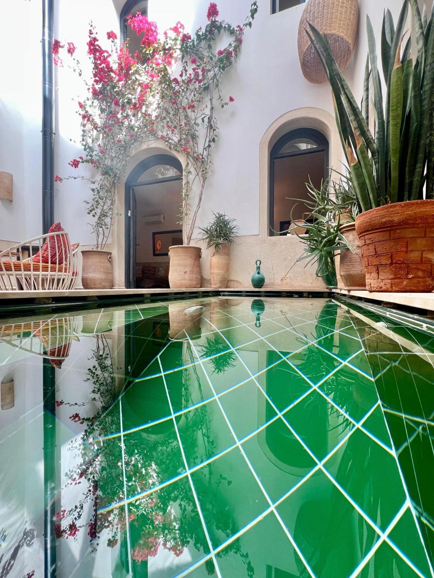 Prive, 5 Et Piscine 度假居